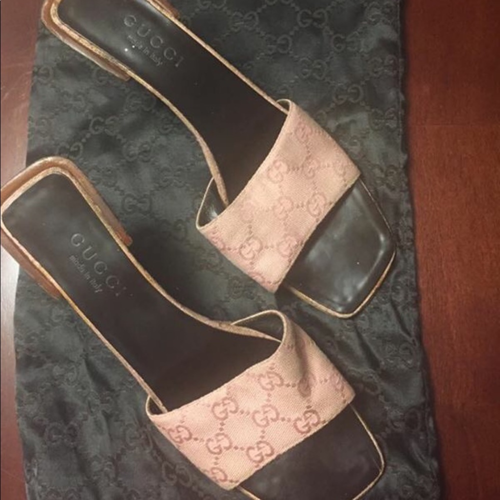 Authentic Gucci logo sandal